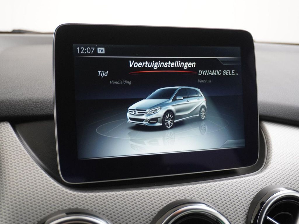 Mercedes-Benz B 180 Ambition Facelift Urban navi kamera AHK au