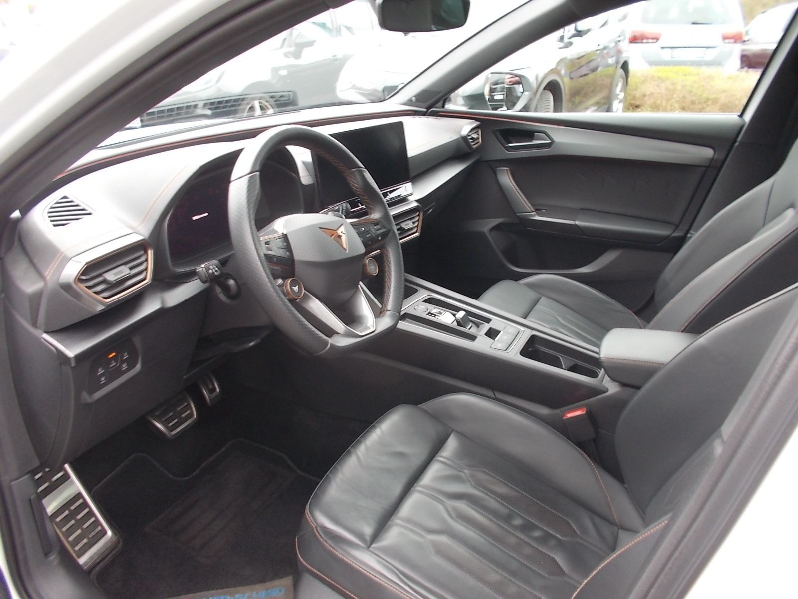 Fahrzeugabbildung CUPRA Leon Sportstourer VZ 2.0 TSI (310 PS) 4Drive DSG