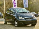 Mercedes-Benz A 140 CLASSIC Lang 1.Hand*AUT*KLIMA*TÜV*SHZ - schwarze Mercedes-Benz A 140