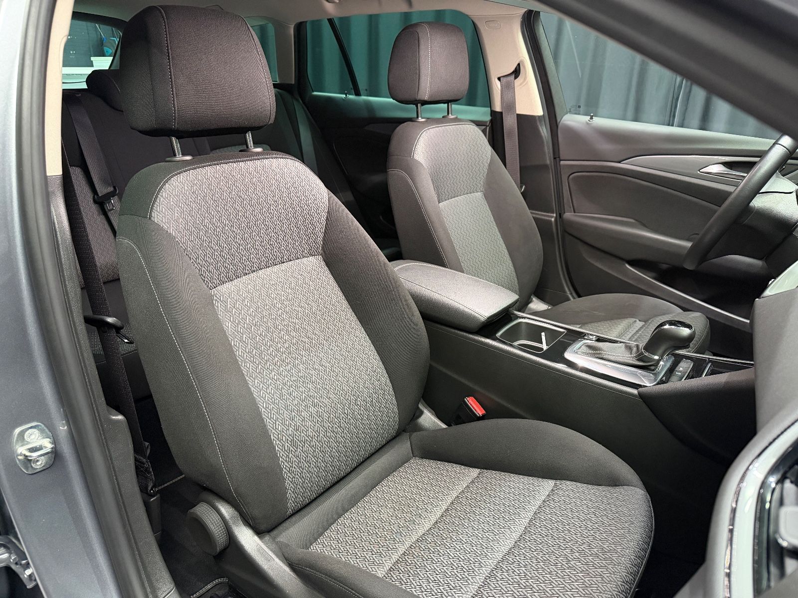 Fahrzeugabbildung Opel Insignia B Sports Tourer Edition|AUTOMATIK|NAVI