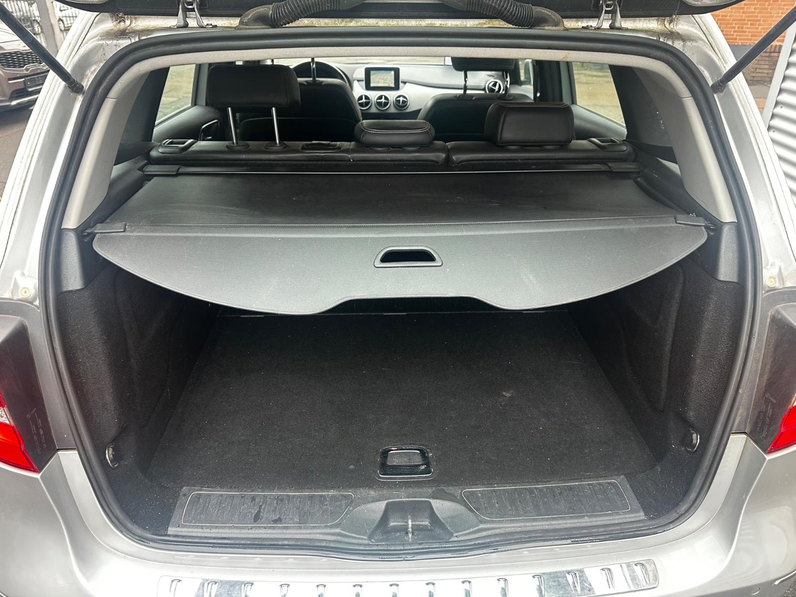 Mercedes-Benz B -Klasse B 180 CDI  AUTOMATIK+1.HAND+PDC+AHK