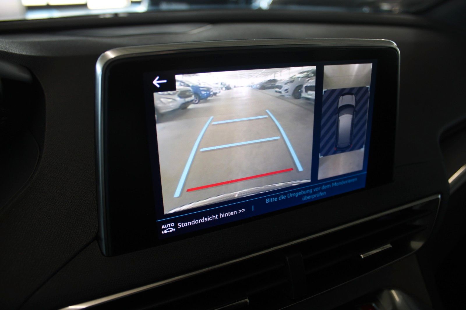 Fahrzeugabbildung Peugeot 3008 HYBRID4 300 e-EAT8 GT Full LED Panodach uvm