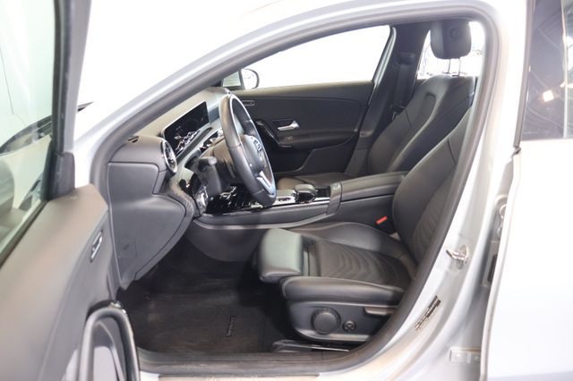 Mercedes-Benz A 200 MBUX+WIDE+SIDE+LANE+KAM+ALU