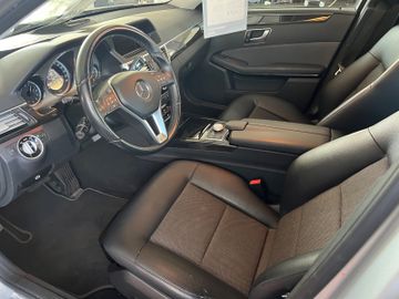 Mercedes E 200 - 12
