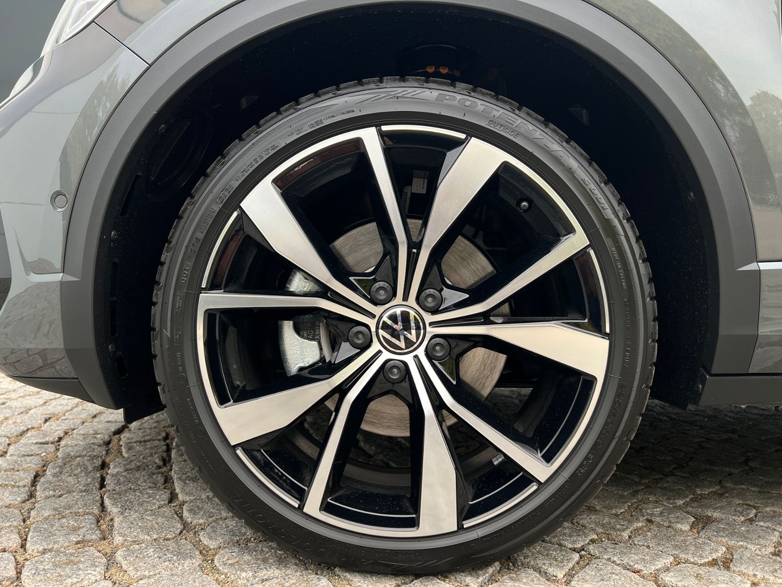 Fahrzeugabbildung Volkswagen T-Roc R-Line 2.0 TSI DSG 4MOTION *AHK, IQ.Light,