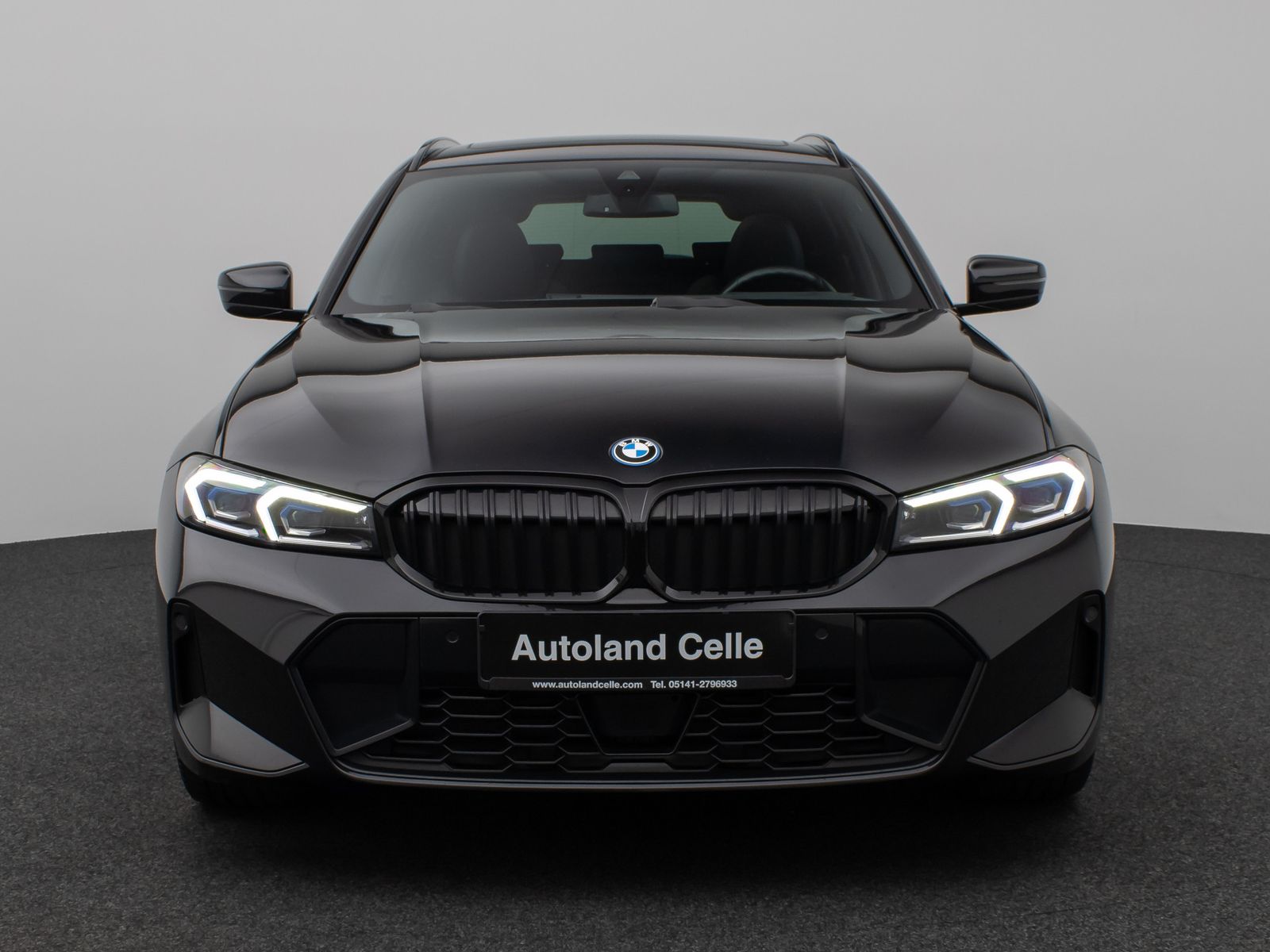 Fahrzeugabbildung BMW 330e xD M Sport Panorama Kamera HUD DAB H/K AHK