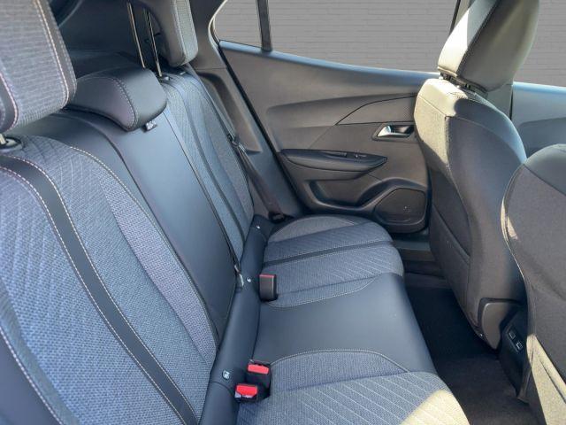 Peugeot 2008 PureTech 130 EAT8 Allure, 360° Kamera