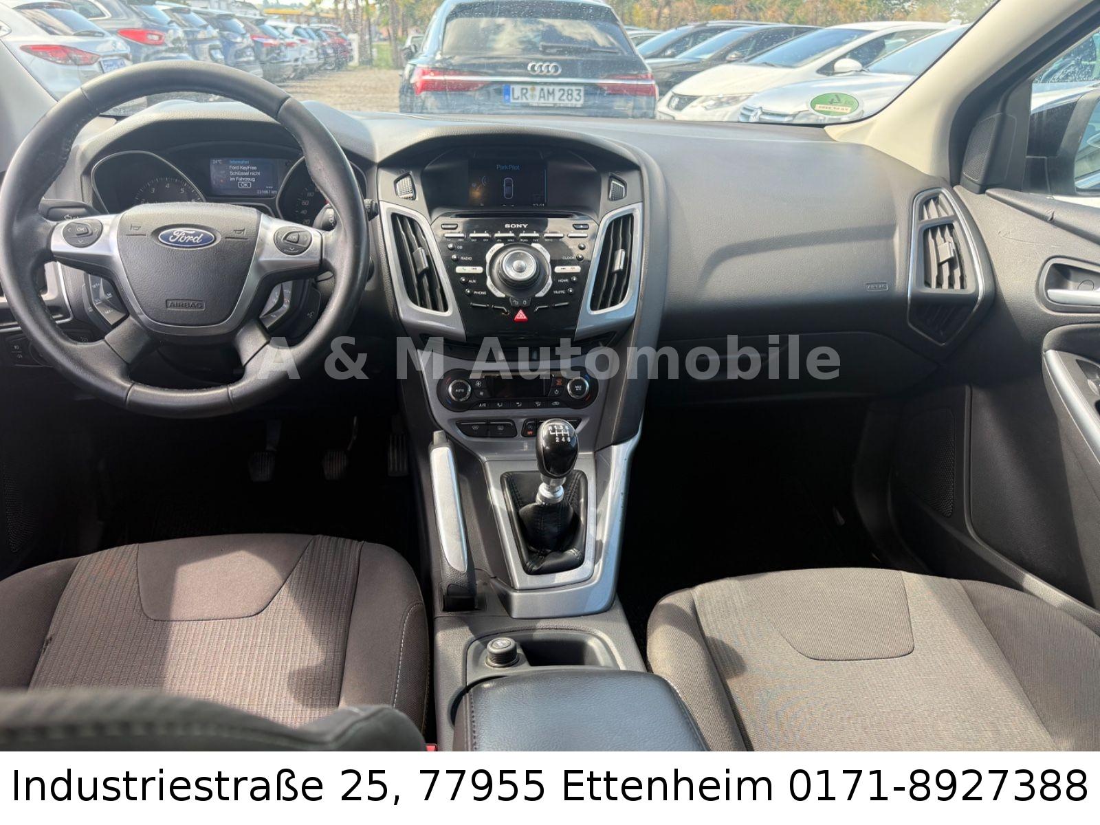 Ford Focus 2012 — photo 11
