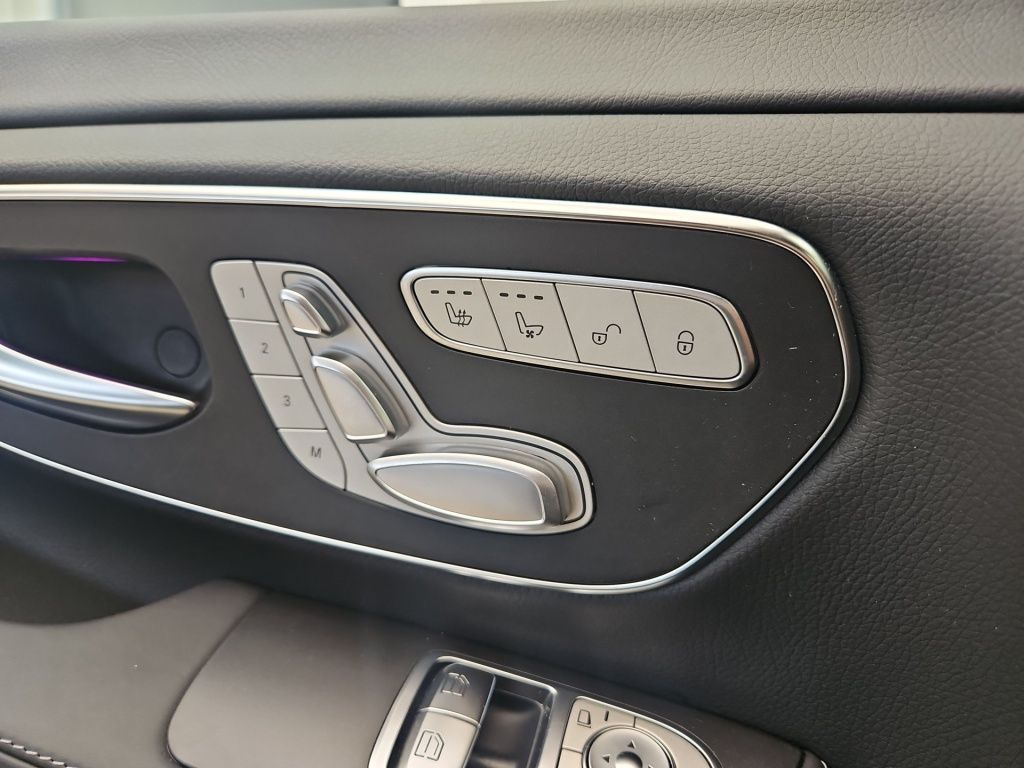 Fahrzeugabbildung Mercedes-Benz V 300 EXCLUSIVE lang 4x4 6x SHZ+Belüftg. 2,5tAHK