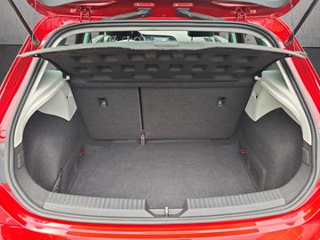 Fahrzeugabbildung SEAT Leon FR 1.5 TSI Panorama 18 Zoll Navi Klima