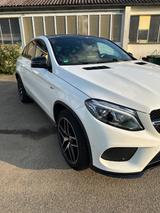 Mercedes-Benz GLE 43 AMG  - weiße Mercedes-Benz GLE 43 AMG