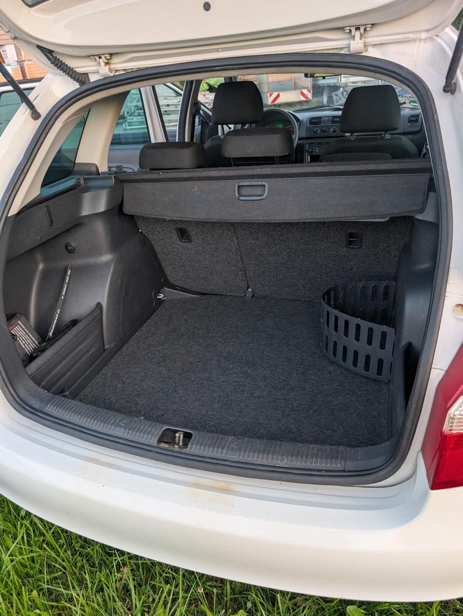 Skoda Fabia 2012 — photo 11