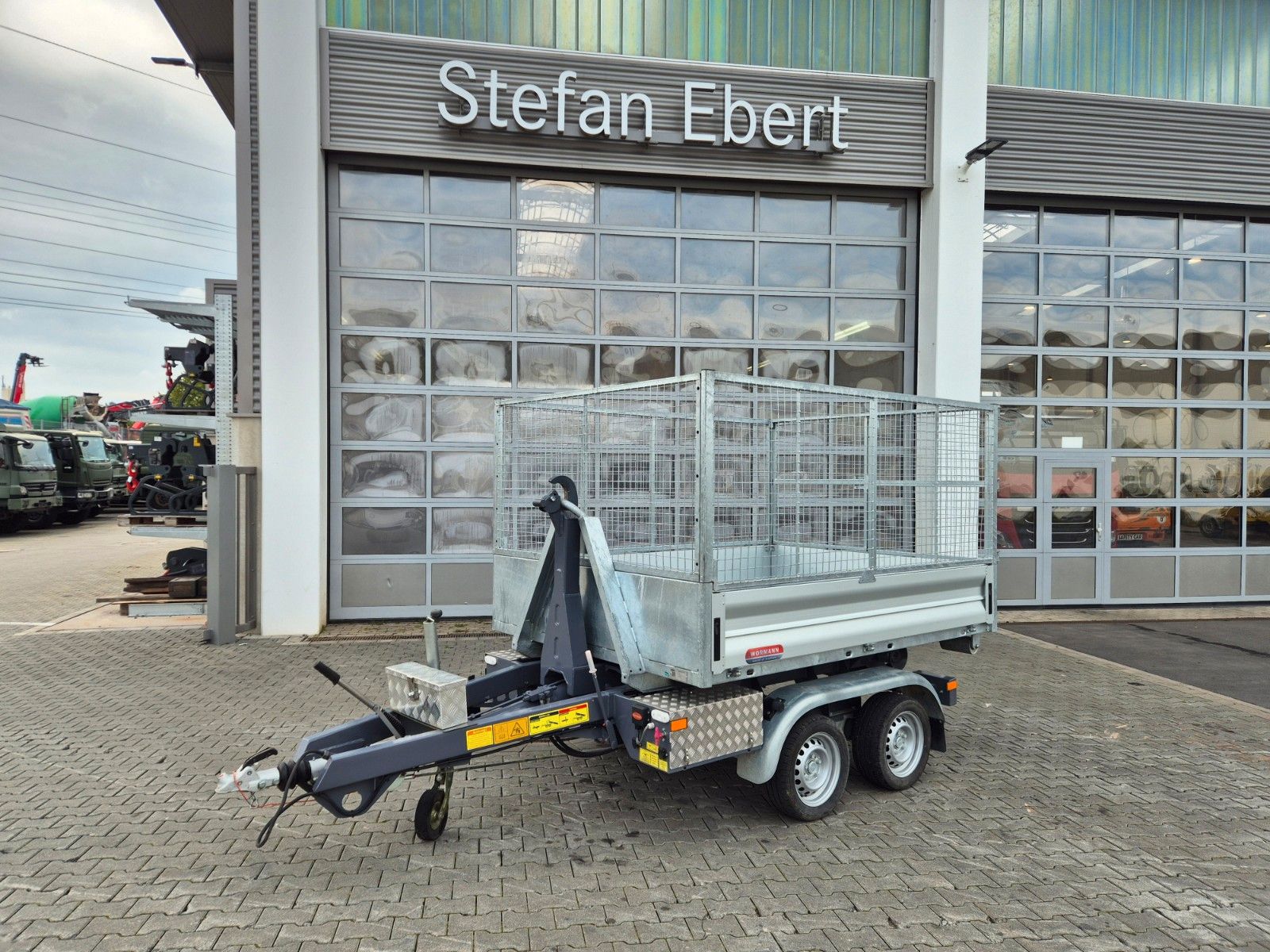 Fahrzeugabbildung Wörmann Abrollkipper Mulde Gitterbox