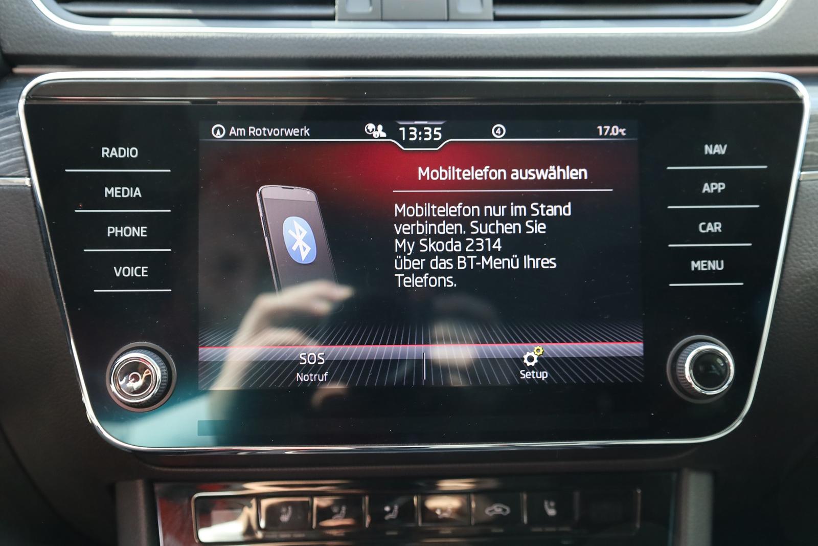 Skoda Superb Combi 2.0 TDI LED AHK Leder Navi Memory