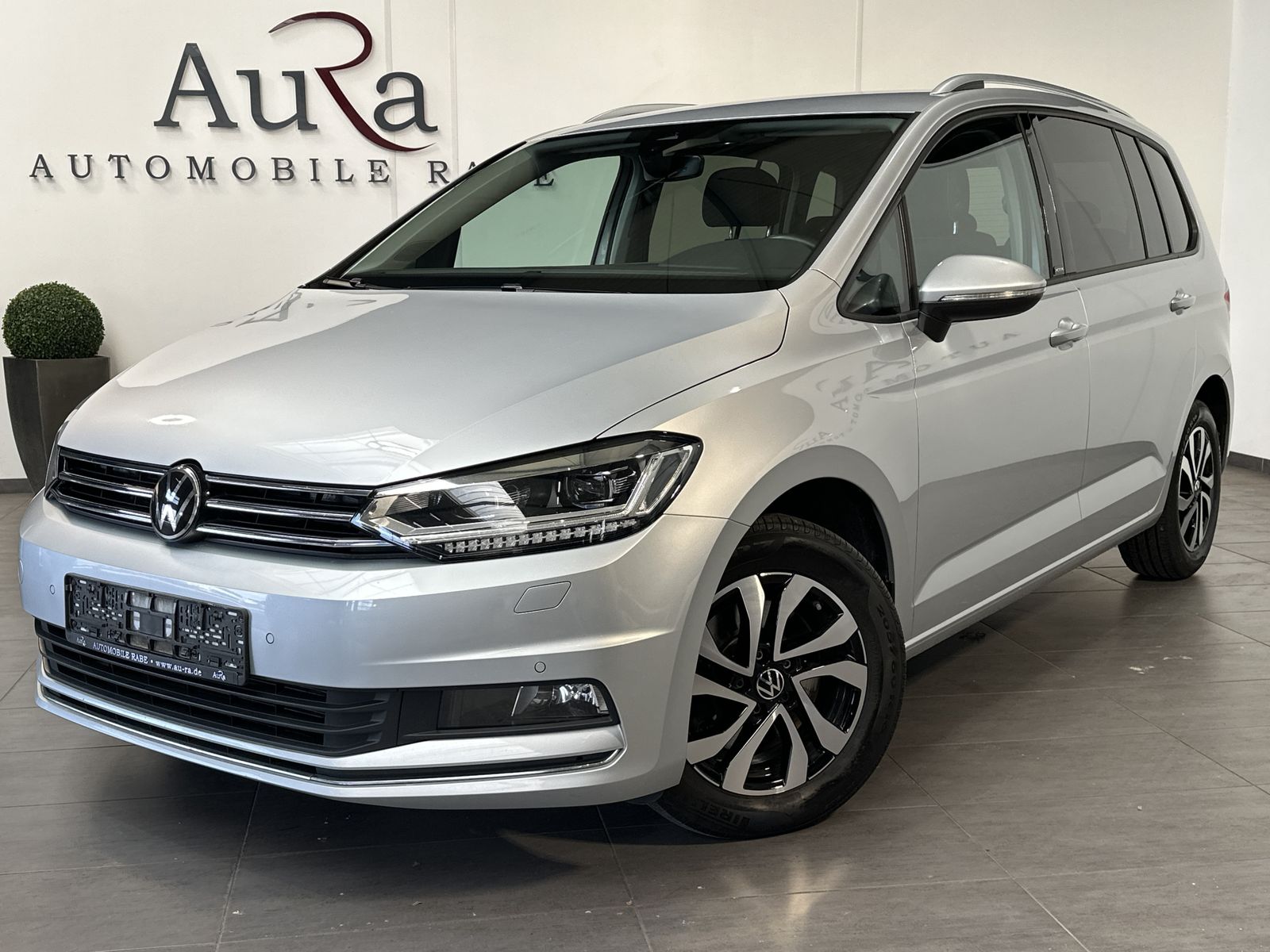 Fahrzeugabbildung Volkswagen Touran 2.0 TDI DSG Active NAV+IQ-LIGHT+KAM+16ZO