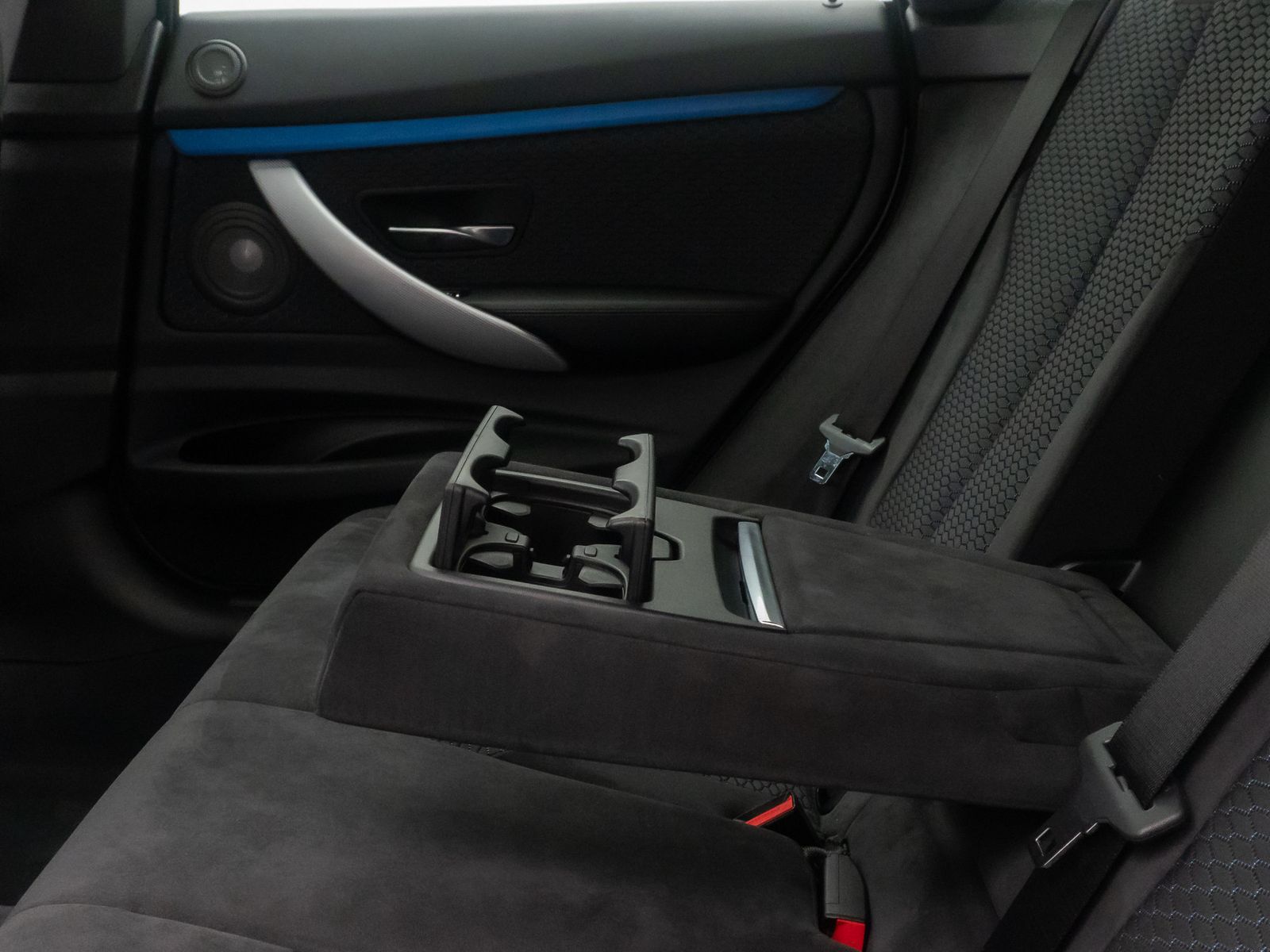 Fahrzeugabbildung BMW 320 Gran Turismo M Sport Kamera Alarm HUD 19Zoll