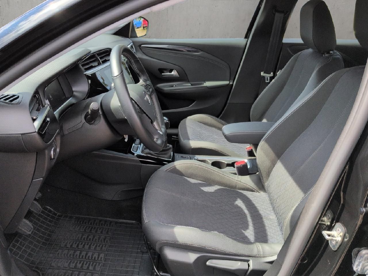 Fahrzeugabbildung Opel Corsa 1.2T Elegance - Sitz-, Lenkradhzg., Kamera