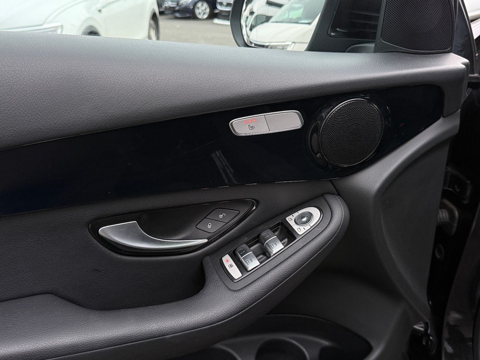 Fahrzeugabbildung Mercedes-Benz GLC 220d 4Matic 9G Exclusive GRA Nav LED SHZ PDC