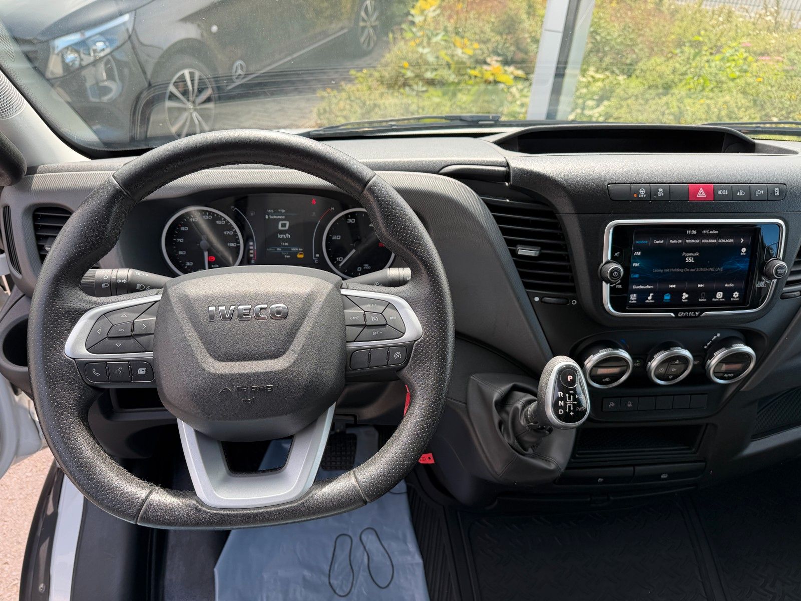Fahrzeugabbildung Iveco Daily 35S18HA8 Kastenwagen Automatik*Klima*AHK