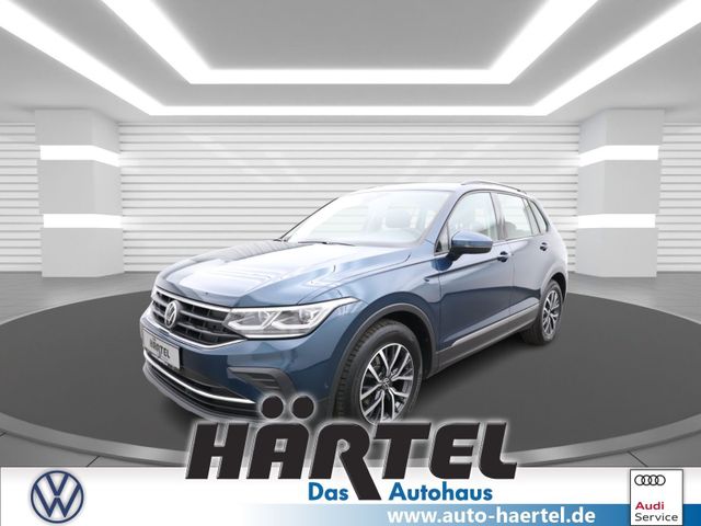 Volkswagen TIGUAN LIFE 2.0 TDI DSG ( Bluetooth Navi LED