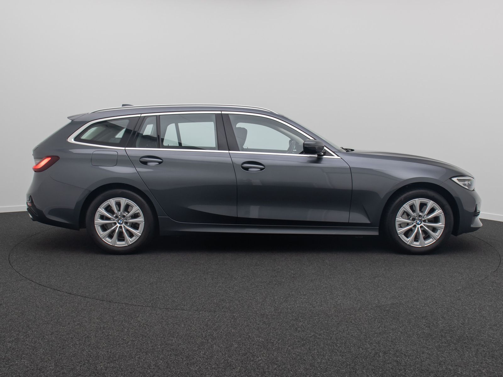 Fahrzeugabbildung BMW 330i xD Alarm AHK DAB Panorama Individual Sport