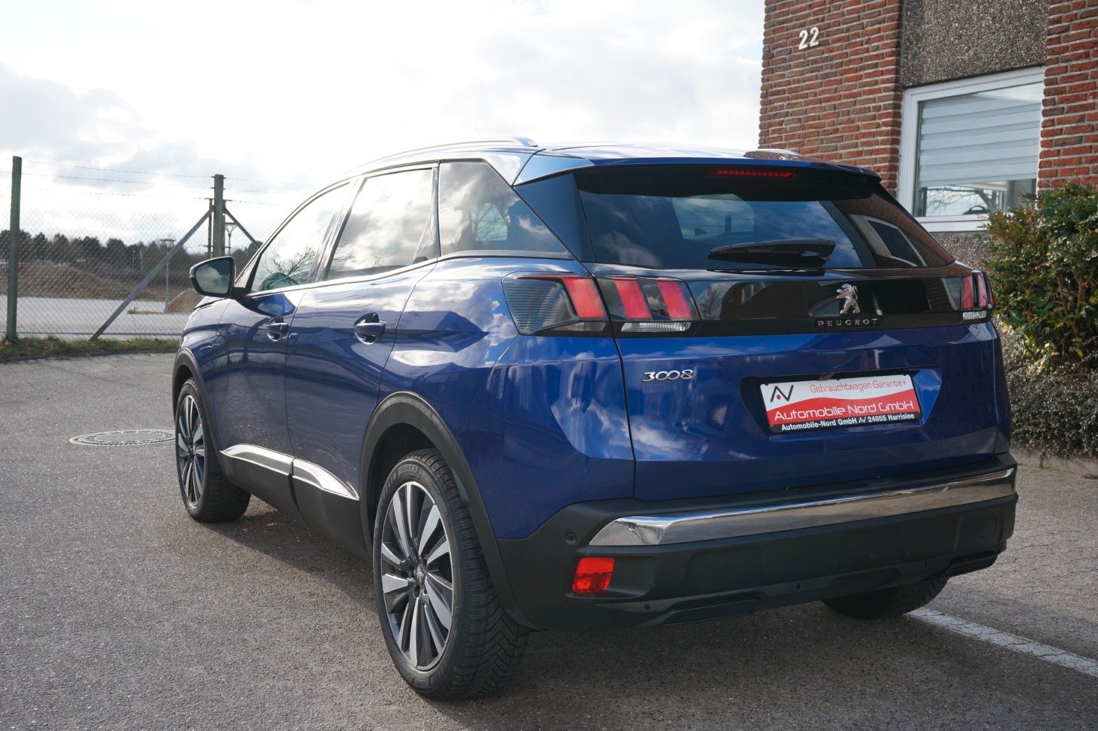 Fahrzeugabbildung Peugeot 3008 Allure Bluehdi*Navi*Shz*Kamera*Tüv Neu