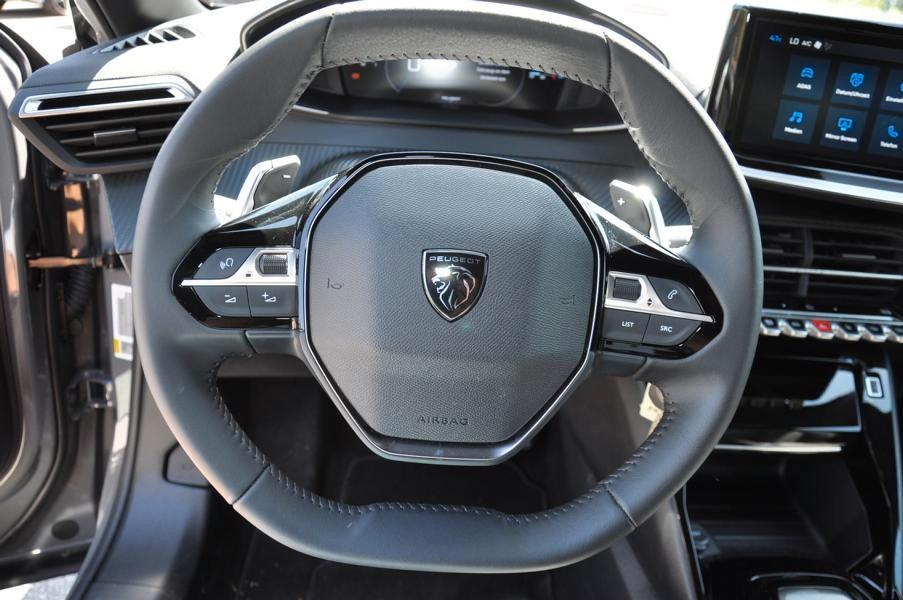 Peugeot 2008 Hybrid 145 Allure *LED*