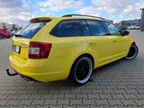 Skoda Octavia Combi RS*E-Klappe*Navi*Xenon*18Zoll* - Skoda Octavia Combi mit Diesel-Antrieb