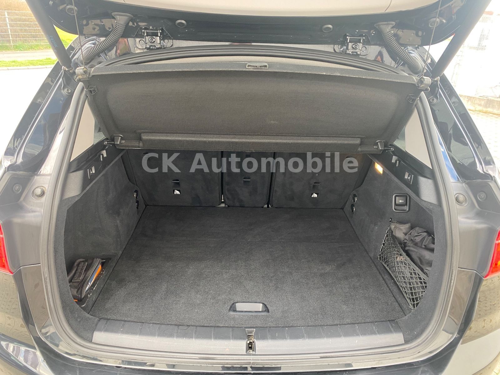 Fahrzeugabbildung BMW X1 xDrive 20d Advantage Autom./Navi/Pano/LED/PDC