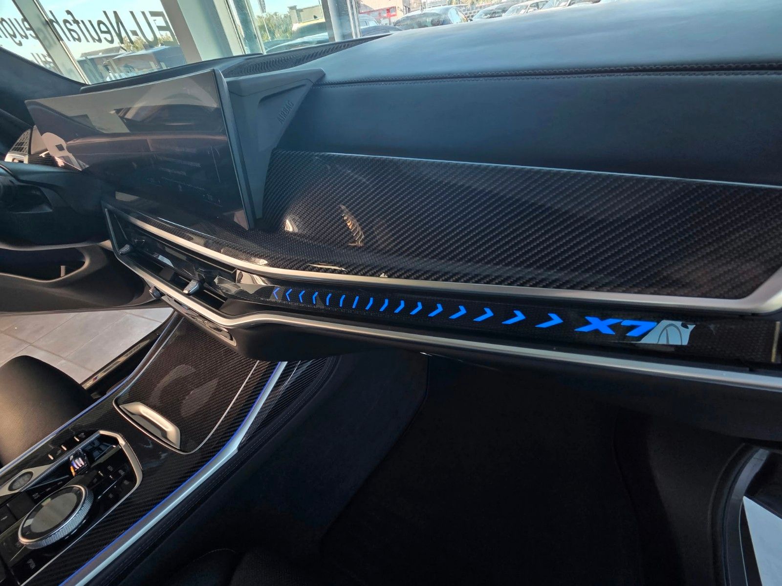 Fahrzeugabbildung BMW X7 xDrive 40 i M Sport/Voll/Skylounge, gestik