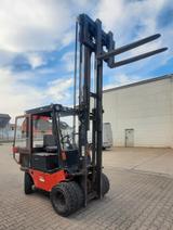 Andere DESTA Front-Geländestapler 3,5to. - Kraftpaket!