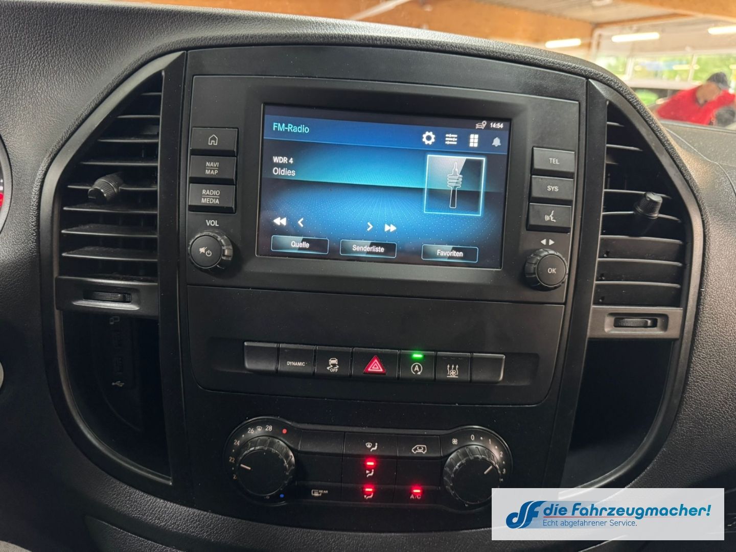 Fahrzeugabbildung Mercedes-Benz Vito Mixto 116CDI 4x4 extralang SORTIMO AHK Navi