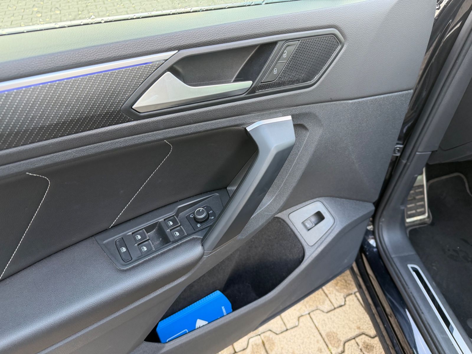 Fahrzeugabbildung Volkswagen Tiguan R-Line 4Motion