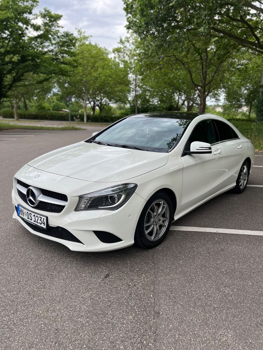 MERCEDES-BENZ CLA 180 AMG Line AMG Line