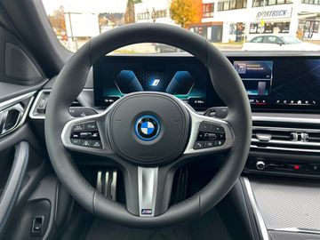 BMW i4 eDrive40 Gran Coupé M Sportpaket HiFi DAB