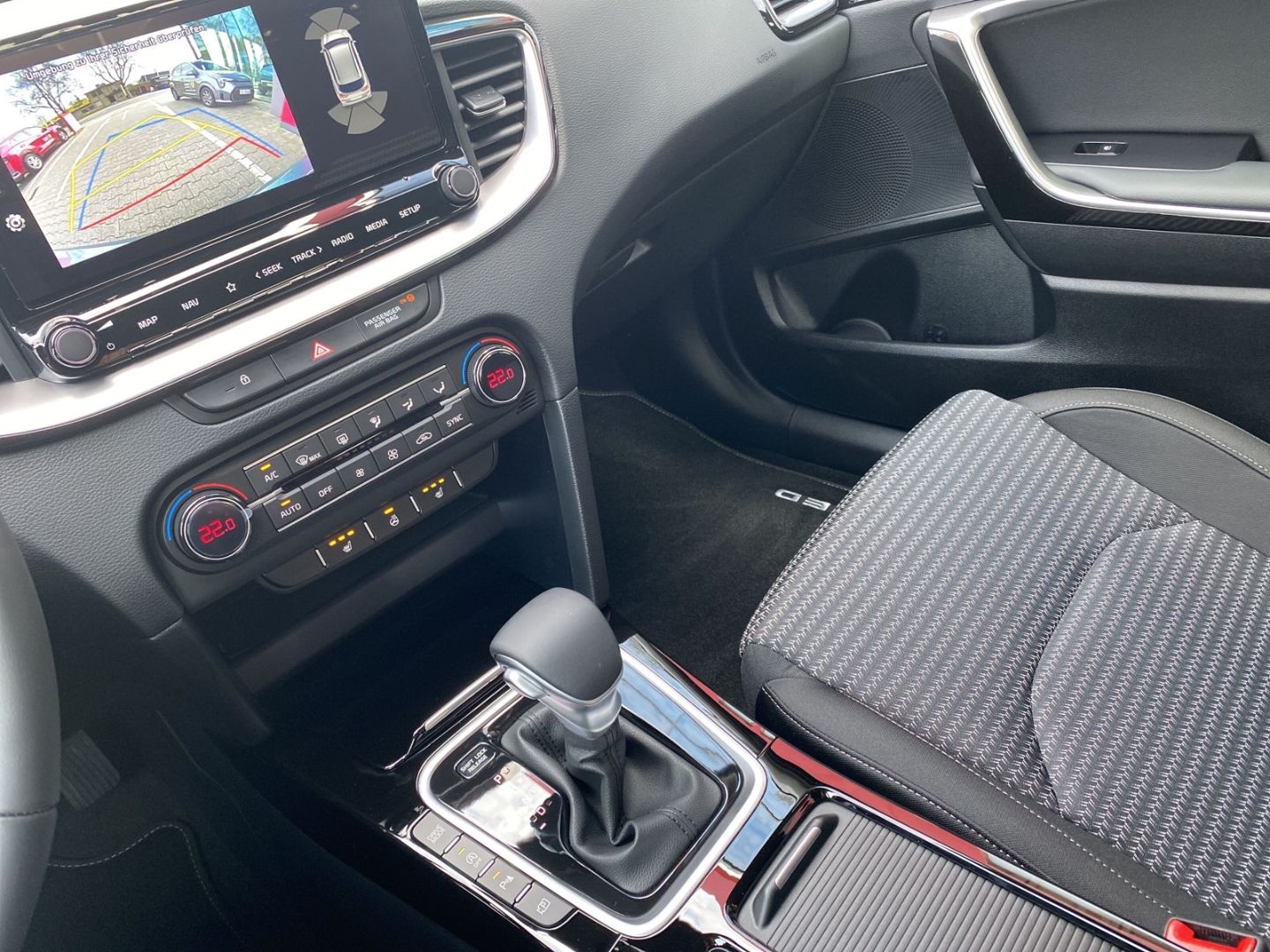 Fahrzeugabbildung Kia Ceed Kia ULTIMATE EDITION 1.5 T-GDI *STYLE-PAKET