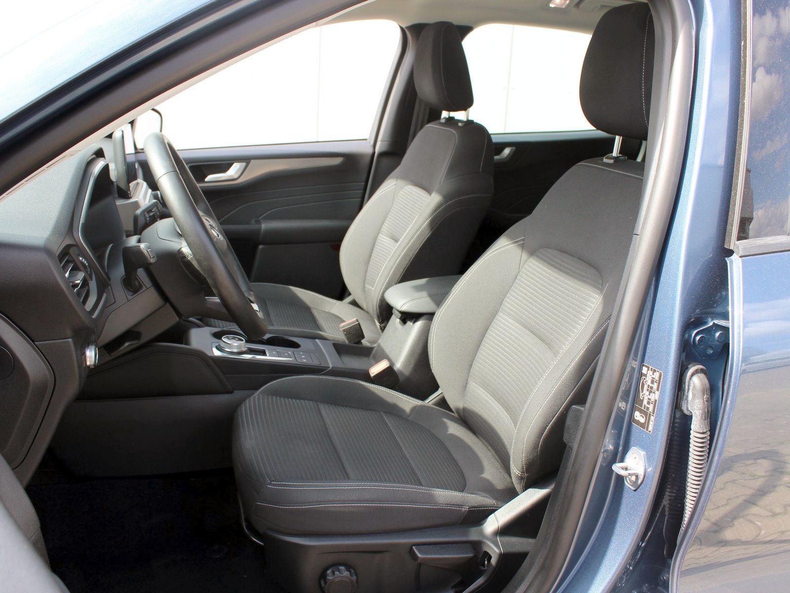 Fahrzeugabbildung Ford Kuga Hybrid Titanium 2,5 Duratec