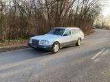 Mercedes-Benz Mercedes W124 220TE - Mercedes-Benz 220: Te
