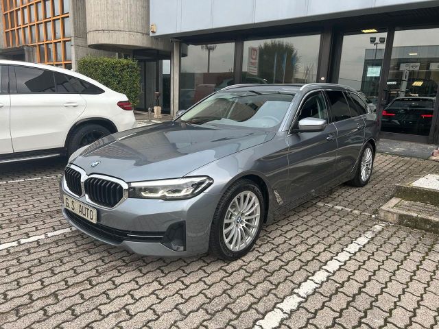 BMW BMW 520 d 520d Touring mhev 48V xdrive auto