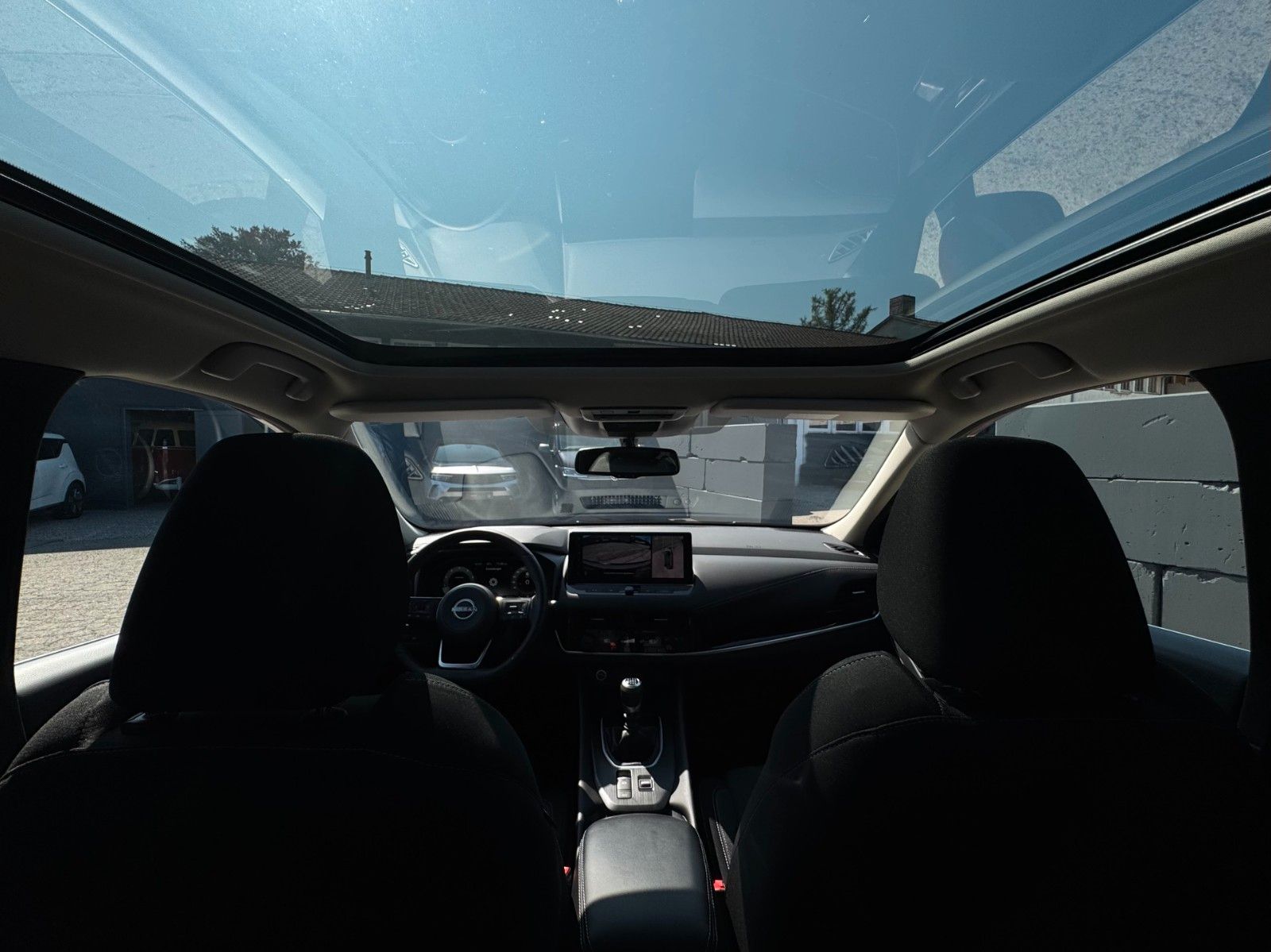 Fahrzeugabbildung Nissan Qashqai 1.3 DIG-T MHEV N-Connecta Pano 360° ACC