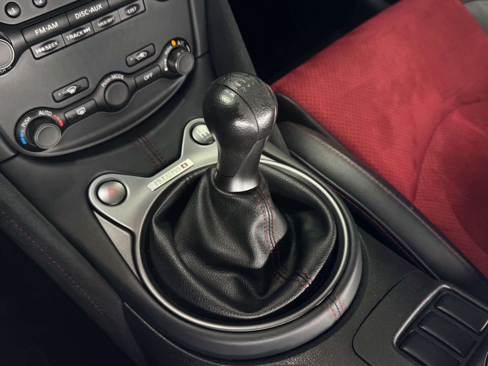 Fahrzeugabbildung Nissan 370Z Nismo|BOSE|RECARO|SCHALTER|D-FZG|U-FREI