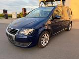 Volkswagen Touran 1,9TDI 7Sitze/NAVI/AHK/XENON/SHZ/PDC - Volkswagen Touran mit Diesel-Antrieb: 1.9