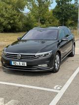 Volkswagen Passat Variant 2.0 TDI Elegance | IQ. - Volkswagen Passat: Elegance