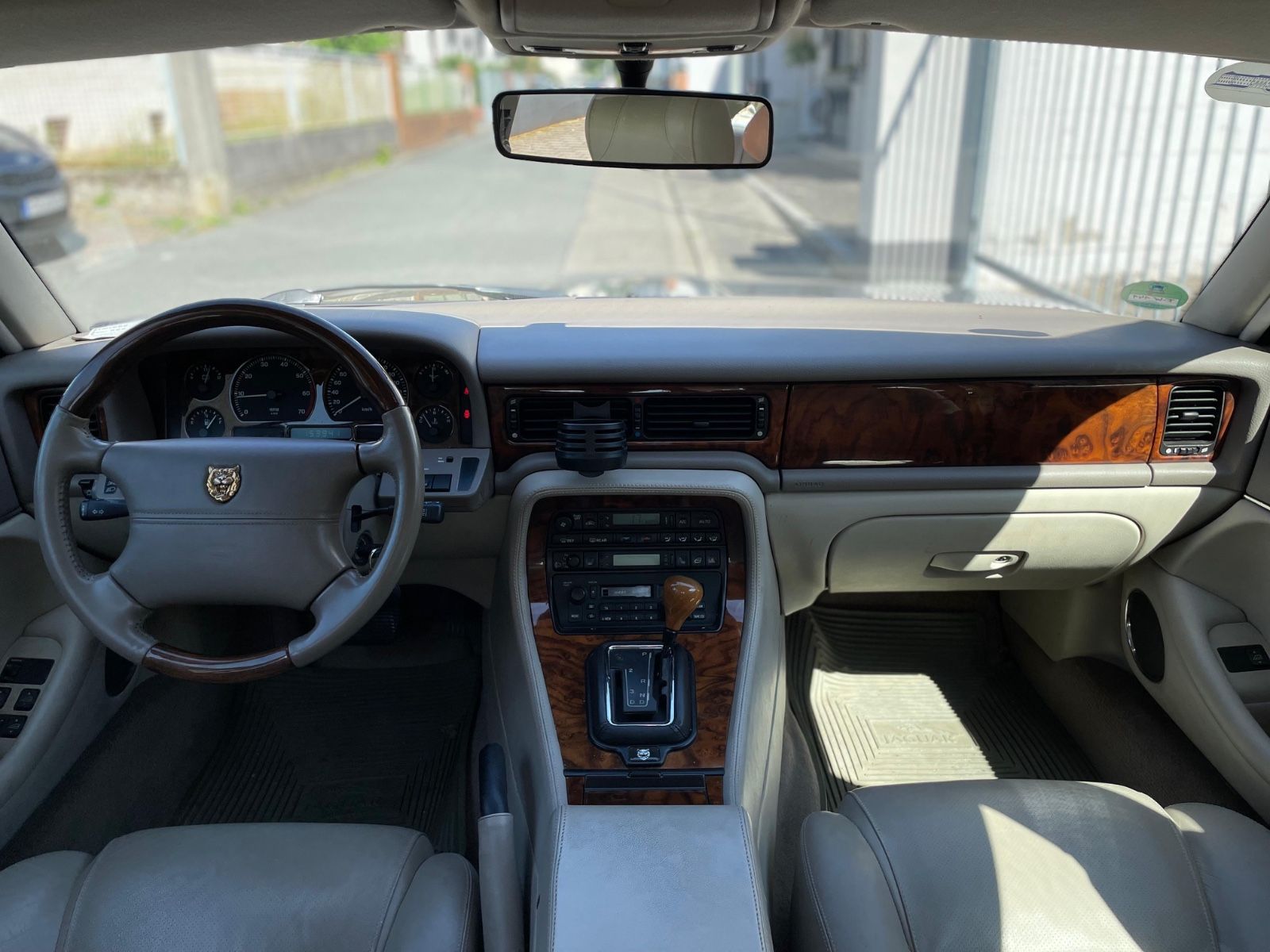 Fahrzeugabbildung Jaguar XJ6 Executive 3.2 |Klima|Sitzheizung|Schiebedach