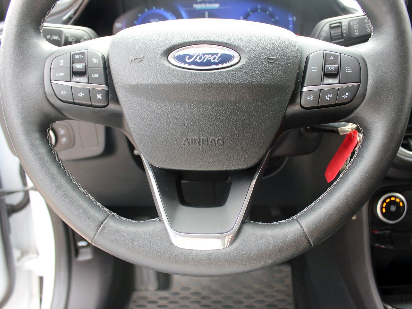 Fahrzeugabbildung Ford Puma Titanium 1,0 EcoBoost Mild Hybrid