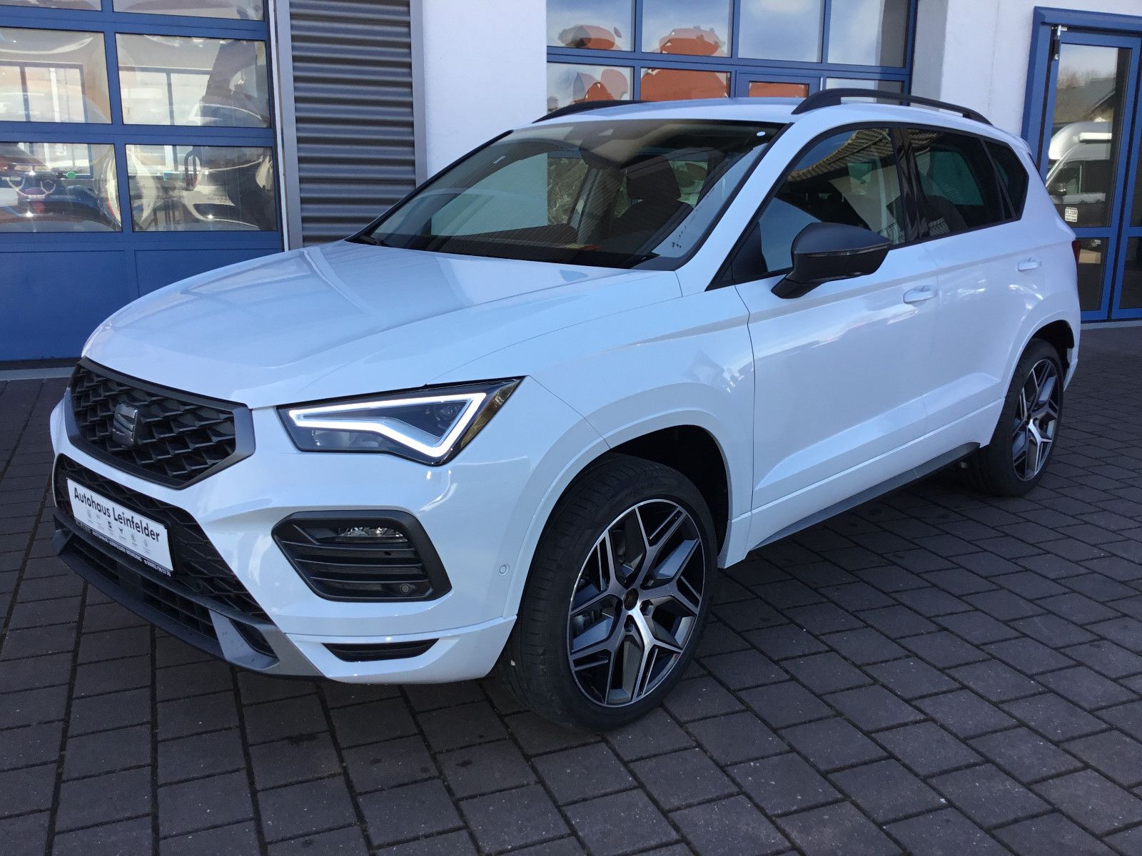 Fahrzeugabbildung SEAT Ateca 2.0 TSI FR 4Drive DSG+AHK+19"+Dinamica+ACC