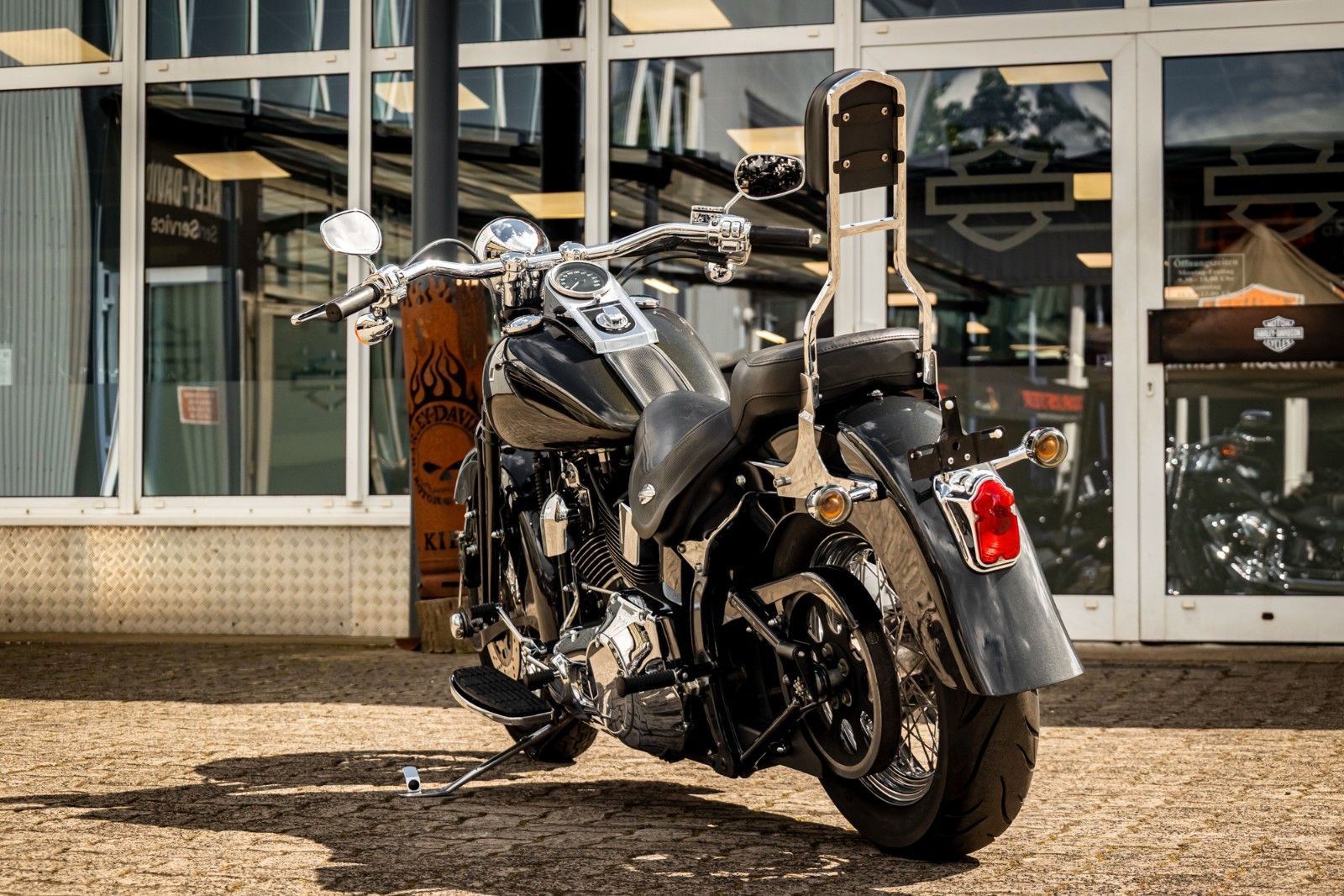 Fahrzeugabbildung Harley-Davidson FLSTSCI Springer Classic - Vance & Hines -