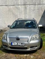 Toyota TOYOTA Avensis - Toyota Avensis in Herne