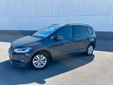 Volkswagen Touran Comfortl|DEUTSCH Fzg|7 SITZ|UNFALLFR|AHK - Volkswagen Touran mit Benzin-Antrieb: Kleinbus, Automatik
