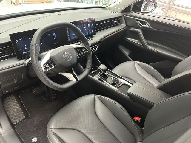 MG HS HEV Luxury